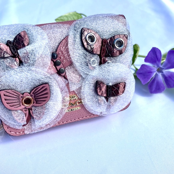 Coach Small Trifold Wallet With Butterfly Applique - Picture 2 of 8